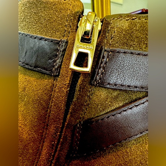 Coach- olive green/brown sueded booties with brown leather strapping - Picture 7 of 11